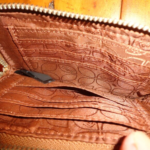 NWOT FOSSIL GENUINE LEATHER WALLET Zip Closure Zip Pocket Beige/Tan - Picture 6 of 8